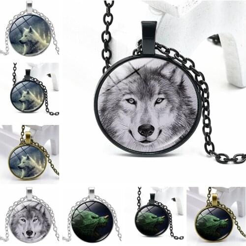2020 New Accessories Creative Art Wolf Totem 3 Color Retro Necklace Jewelry Glass Convex Round Personality Pendant Jewelry Gift