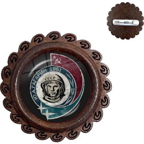 CCCP Soviet Badges Russia Wood Brooches Space Flight Universe USSR Soviet Communism Symbol Charm Collar Pins For Friends Gift