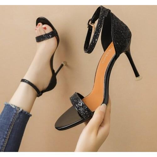 2020 Summer Luxury Designer Women Open Toe Sandals Chunky 6cm High Heel Sandals Gold Heels Pearl Sandals Party Dress Beach Shoes