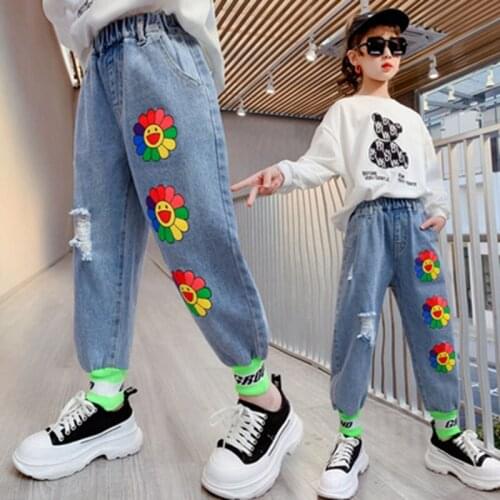New Arrivals Casual Girls Jeans Fashion Loose Denim Pants With Three Sun Flowers High Waist Cute Kids Trousers 4 6 8 10 12Years