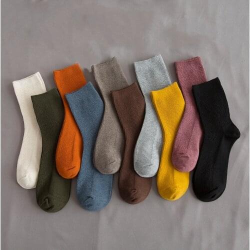 2021 New Japanese Retro Harajuku Socks Cotton Womens High Quality Fashion Colorful Black White Turmeric Wine Red Casual Socks