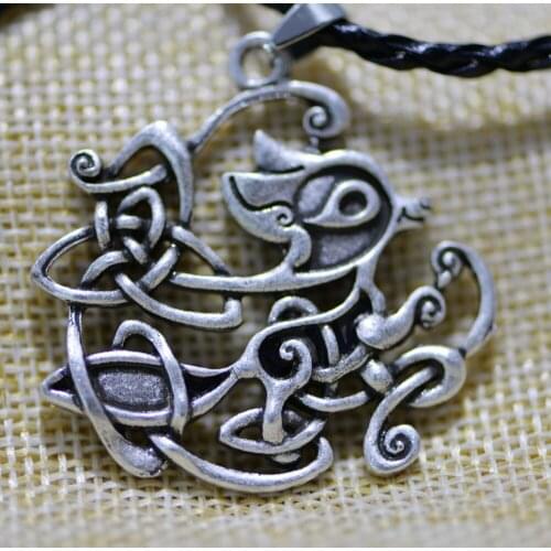 LANGHONG 1PCS The Animal Necklace Celtics Fox Necklace for Women and Men Jewelry