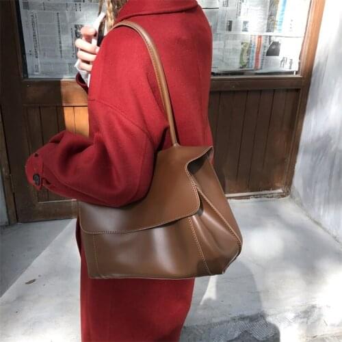 Large capacity bag 2021 new trendy mezzanine briefcase portable wide band soft shoulder messenger bag