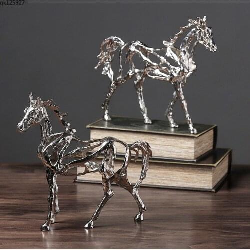 Creative Abstract Metal Hollow Horse Sculpture Art Crafts Bookcase Decoration Electroplating Horse Animal Statue Home Decoration
