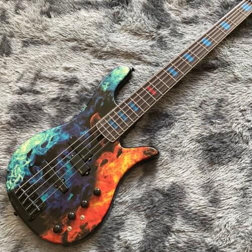 Custom shop custom electric guitar, blue and red flame, 2020 new model, hot sale, customizable logo and shape. Free delivery