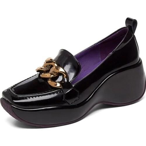Womens Platform Patent Leather Loafers Chunky High Heel Pumps Shoes Metal Chain Retro High Quality 2Colors New 2021