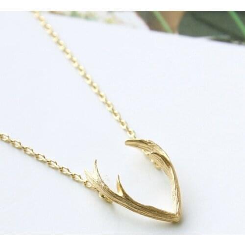 Shuangshuo Antler Necklaces Pendants for Women Minimalist Antler Long Chain Choker Necklace Chokers Animal Fashion Jewelry N056