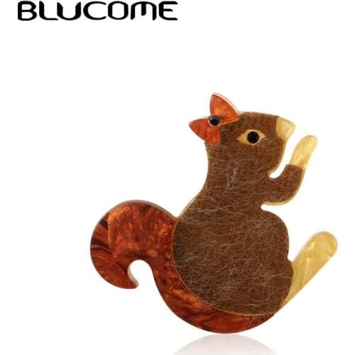 Blucome Acrylic Bow-knot Squirrel Animal Brooches Corsage Black Eyes Crystal Women Men Animal Banquet Weddings Party Brooch Pins