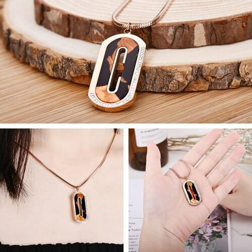 Fashion Choker Necklace for Women Gold Titanium Clavicle Chain Necklace Wood Resin Collar Choker Women Party Jewelry Collier