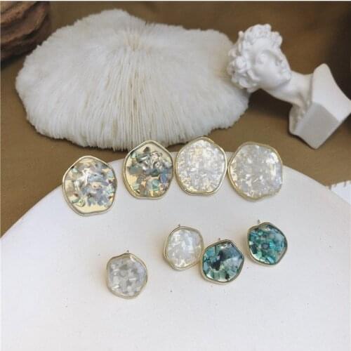 Minority special-shaped Baroque retro freshwater shell colorful design earrings Super Fairy Romantic Earrings