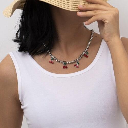 New Necklace 2020 Fashion Claw Chains Water Drill Necklaces for Women Clear Cherry Pendant Necklace Jewelry Wholesale Collares