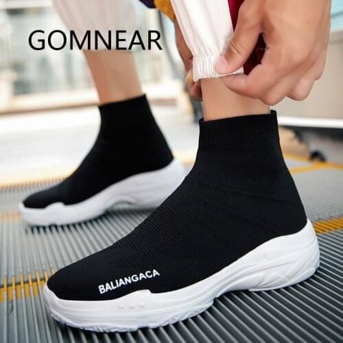 GOMNEAR Men's Slip-ons