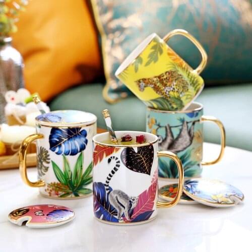 High Quality Creative Ceramic Coffee mugs for Couples Water Mug with Porcelain Lid Spoons Personalized cups for Friends Gift Box