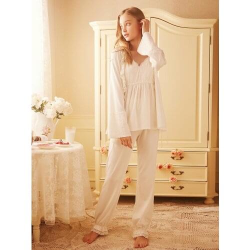 Free Shipping 2019 New Fall Princess Womens Pajamas Long Pants Slip Three Pieces Set Pink and White Sleepwear Modal pijamas