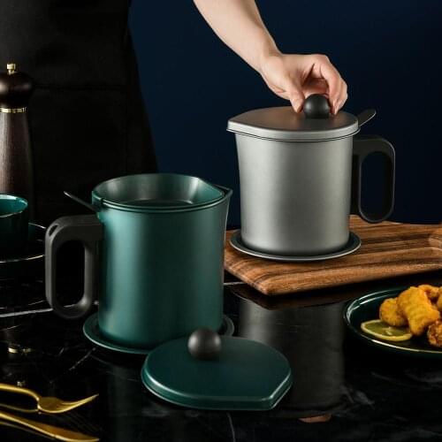 1.7L Large Stainless Steel Oil Bottle with Strainer Oil Dispenser Container Vinegar Sauce Bottle Seasoning Bottle Kitchen Tools