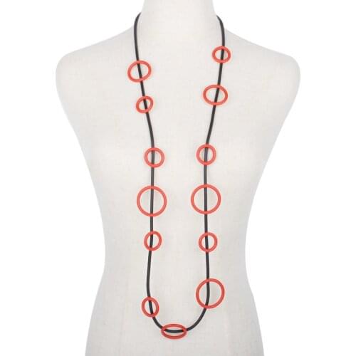 YD&YDBZ Punk Red Circle Rubber Necklaces Women Hyperbole Black Elasticity Silicone Long Necklace Bohemia Sweater Chain Jewelry