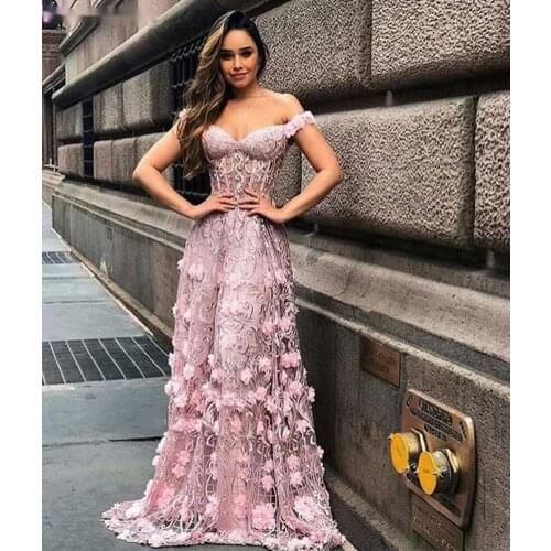 Dusty Pink Evening Dress Off Shoulder A-line Laces Flowers V-neck Backless Sweep Train Illusion Prom Dress платья знаменитостей