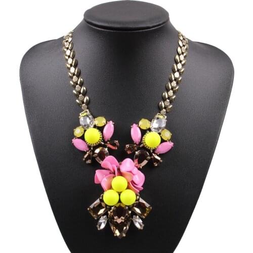 2021 New Arrival Design Fashion Crystal Pendant Necklace Gold Color Chain Bead Ball Flower Women Necklace Statement Jewelry