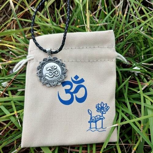 LANGHONG 1pcs Flower and OM Necklace Tibet Mandala Necklace Tibet Spiritual Necklace Geometry amulet Religious jewelry