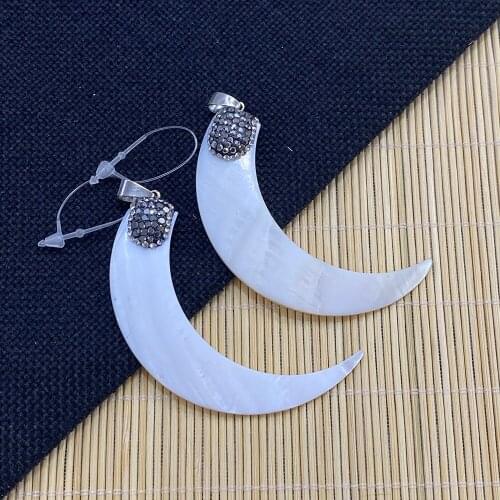 Natural Freshwater Shells Exquisite Moon Shape Pendants for DIY Jewelry Making Ladies Necklaces Earrings Jewelry Accessories