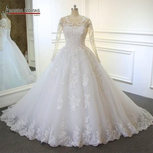 Robe de bal O-Neck Long Sleeve Lace Appliqued White Wedding Dress