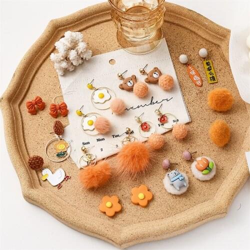 Autumn and Winter Lovely Animal Bear Drop Earrings Korean Cute Sweety Cartoon Egg Student Dangle Earrings Hair Ball Gilr Earings