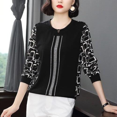 Korean Middle-aged Bottoming Shirt Spring Autumn 2021 New Long-sleeved O Neck T-shirt Tees Plus Size 5XL Camisas De Moda Mujer