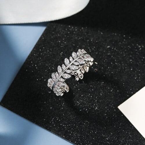 Elegant Hollow Leaf Shinny Rings for Women Korean Fashion Zircon Djustable Opening Rings Engagement Wedding Finger Rings Gift