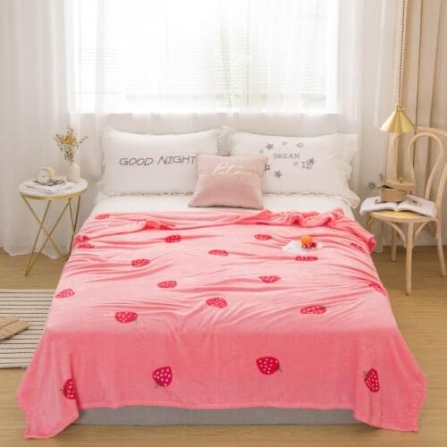 Strawberry bedspread blanket 200x230cm High Density Super Soft Flannel Blanket