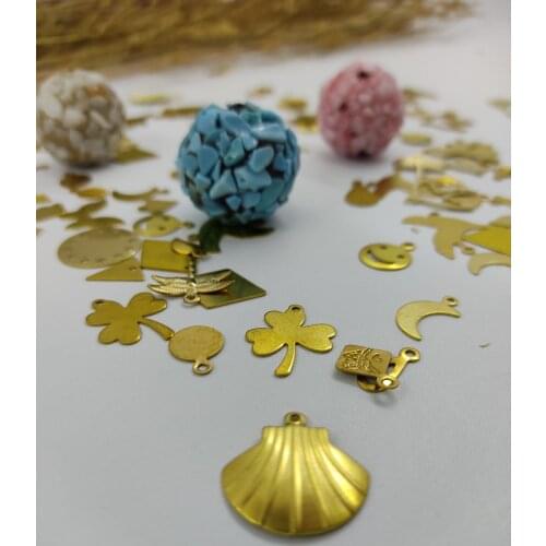 NESLİSH 20pcs Brass Charms Round Shell Shaped Charms Pendant Raw Brass Earrings Findings Jewelry Supplies For Women