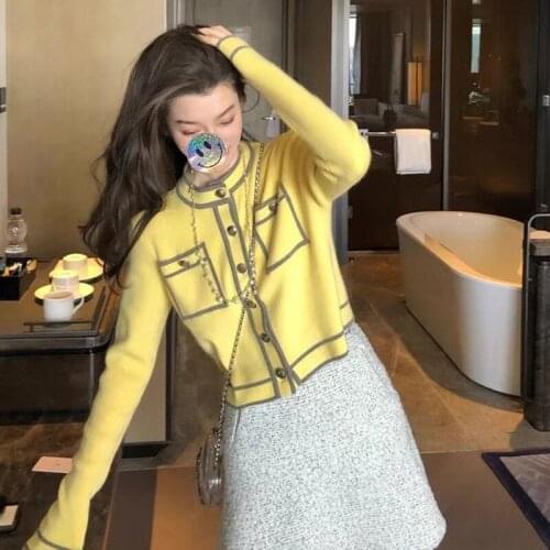 2021 Korean Style New Knitted Cardigan Women 's Japanese Sweet Design Sense Cropped Sweater Coat