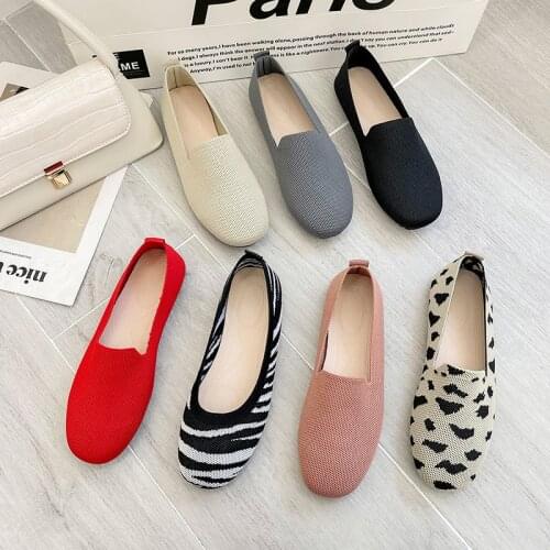 Flying woven shallow mouth pea shoes womens 2021 spring and summer new flat bottom breathable square head knitted single shoes