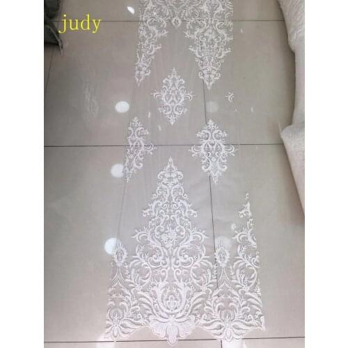 Stock 5yards/bag White embroidered sequined beads with classic European and American patterns are used in wedding dress