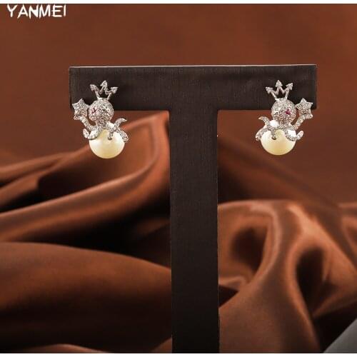 Octopus Pearl Animal Fashion Small Earrings for Women Unique Shape High-end Daily Wear Jewelry Halloween Funny Accessories