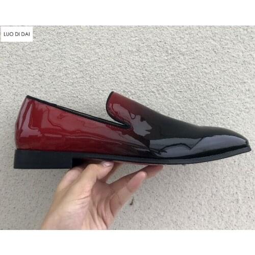 2020 Fashion men shoes patent leather flats party shoes male gradient color black to red loafers dress shoes men
