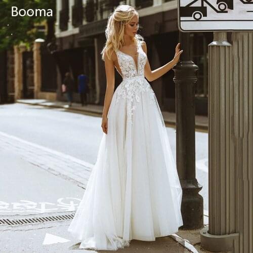 Sexy Deep V-Neck Beach Wedding Dresses Sleeveless Lace Appliques A-Line Bride Dresses Open Back Long Tulle Wedding Gowns