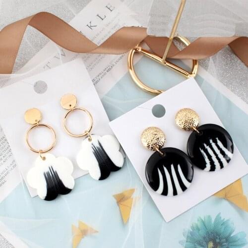 2019 New Fashion Acrylic Flower Drop Earrings for Women Elegant Round Dangle Earrings Jewelry Lady Party Gift