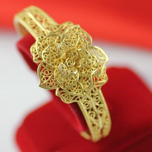 Filigree Flower Shaped Cuff Bangle Yellow Gold Filled Womens Bracelet Wedding Accessories