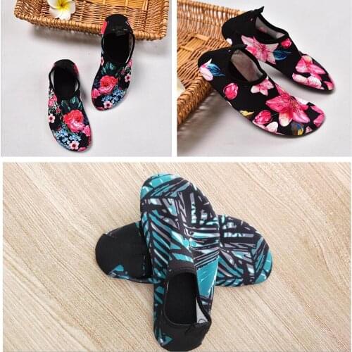 2018 Summer Quick Dry surfing water shoes Non-slip Snorkeling Seaside Beach Shoes Diving Swimming kids/women/men wholesale