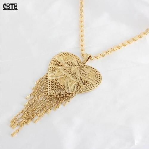 Fashion Hollow Tassel Love Heart Shaped Gold Jewelry Ladies Noble and Elegant Pendant Necklace Wedding Party Jewelry Gift