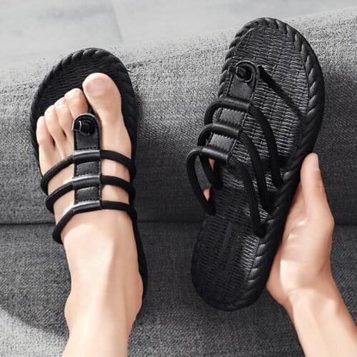 Flip flop mens fashion beach slippers outdoor antiskid Korean fashion sandals