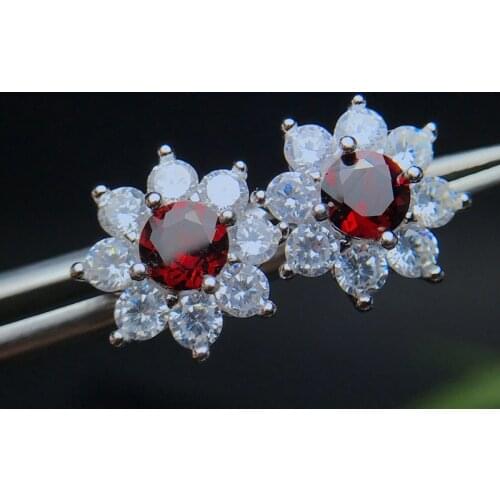 925 Sterling Silver Inlaid Natural Garnet Support Test of Fashionable Chinese Womens Flower Earrings
