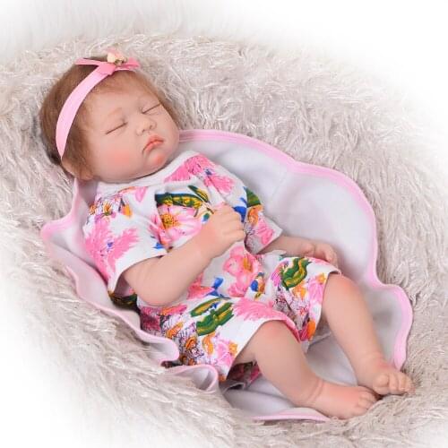 Fashion 55 cm Reborn Soft Silicone Newborn Doll 22'' lovely Closed Eyes Reborn Baby Doll Cloth Body Kids Birthday Gifts