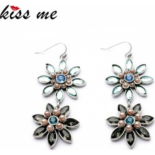 KISS ME 2017 Statement Fashion Women Jewelry Elegant Antique Resin Flowers Stud Earrings For Girls