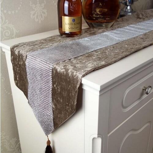 Table Runner with Silver Glitter Diamond Strip and Tassels Bed Table Runner for Home Hotel Wedding Party Decoration