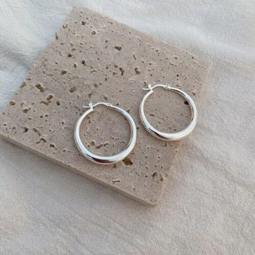 Atmospheric studs cold light wind earring temperament circle hollow earrings HOOP