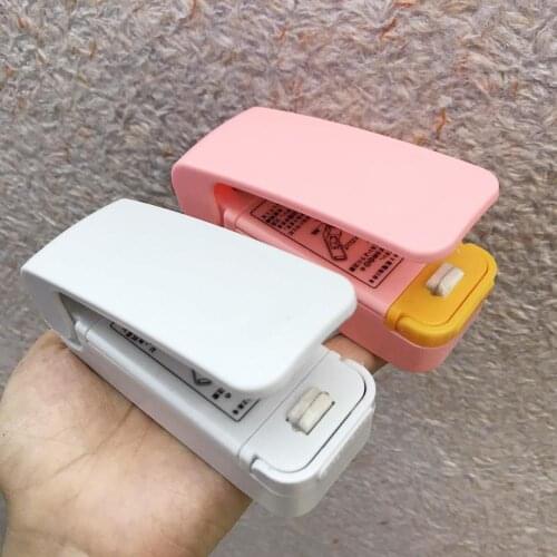 Portable household mini snack sealing machine Plastic bag sealing device travel hand sealing machine clip