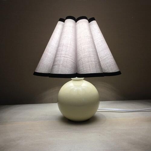 Vintage Korean Pleated Table Lamp With Cloth Retro Lampshade LED Desk Lamp For Home Decoration Bedside Lamp Ceramic Night Light