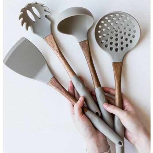 Heat Resistance Silicone Cooking Tools with Wooden Handle Non-Stick Turners Spoons Noodle Scoops Creative Kitchen Utensil Sets