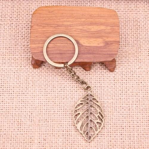New Fashion Keychain 49x26mm leaf Pendants DIY Men Jewelry Car Key Chain Ring Holder Souvenir For Gift